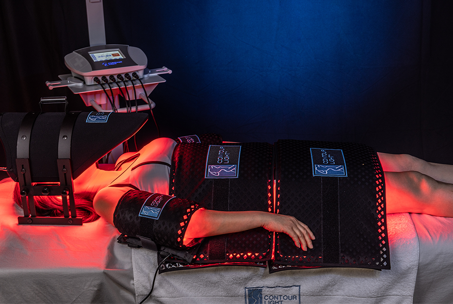Contour Light red light therapy session at Bravo Shape